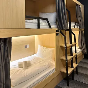 Capsule hotel The Capsule Singapore